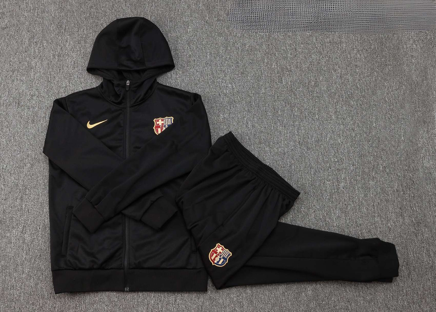Barcelona Hooded Full-Zip Trainingspak 'Zwart' - VOLWASSENEN