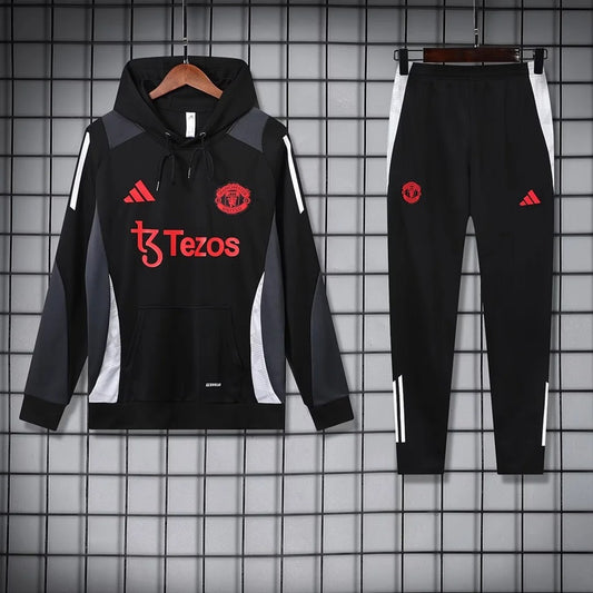 Manchester United Hooded Trainingspak 'Zwart-Rood' - VOLWASSENEN