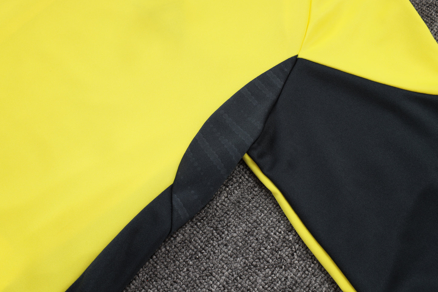 Real Madrid Full-zip Trainingspak 'Geel-Zwart' 25/26 - VOLWASSENEN