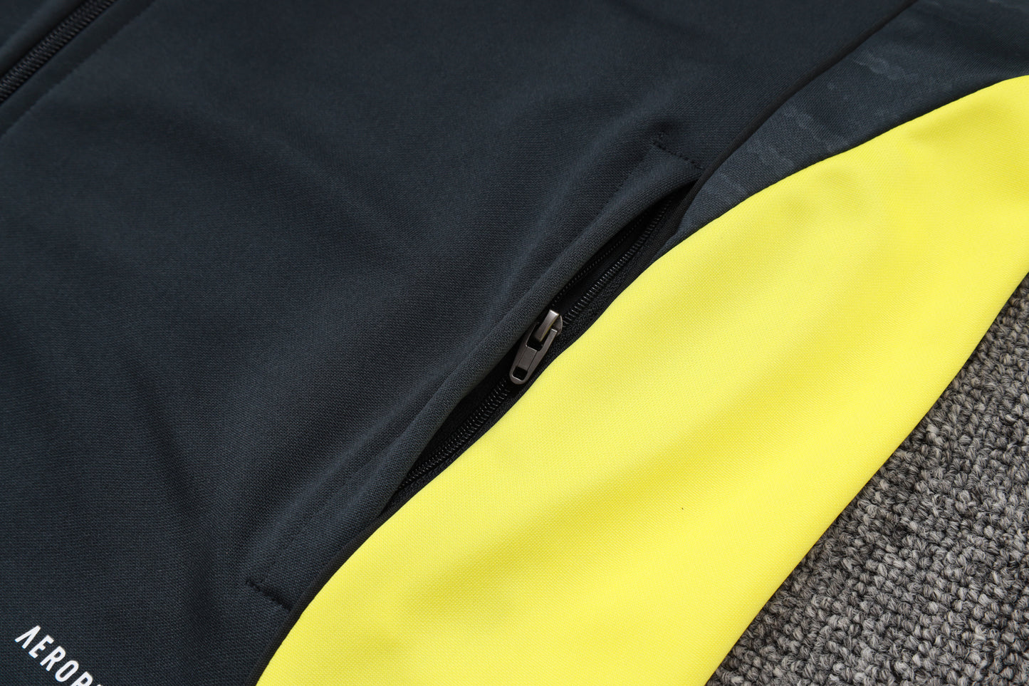 Real Madrid Full-zip Trainingspak 'Zwart-Geel' 25/26 - VOLWASSENEN